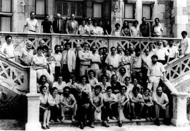 *Problemas actuales en física de sólidos: homenaje al Prof. Nicolás Cabrera*. Curso en la Universidad Menéndez Pelayo, Santander, España, 1982